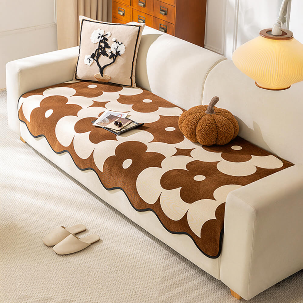 Elegante cubierta de sofá de chenilla floral con borde ondulado