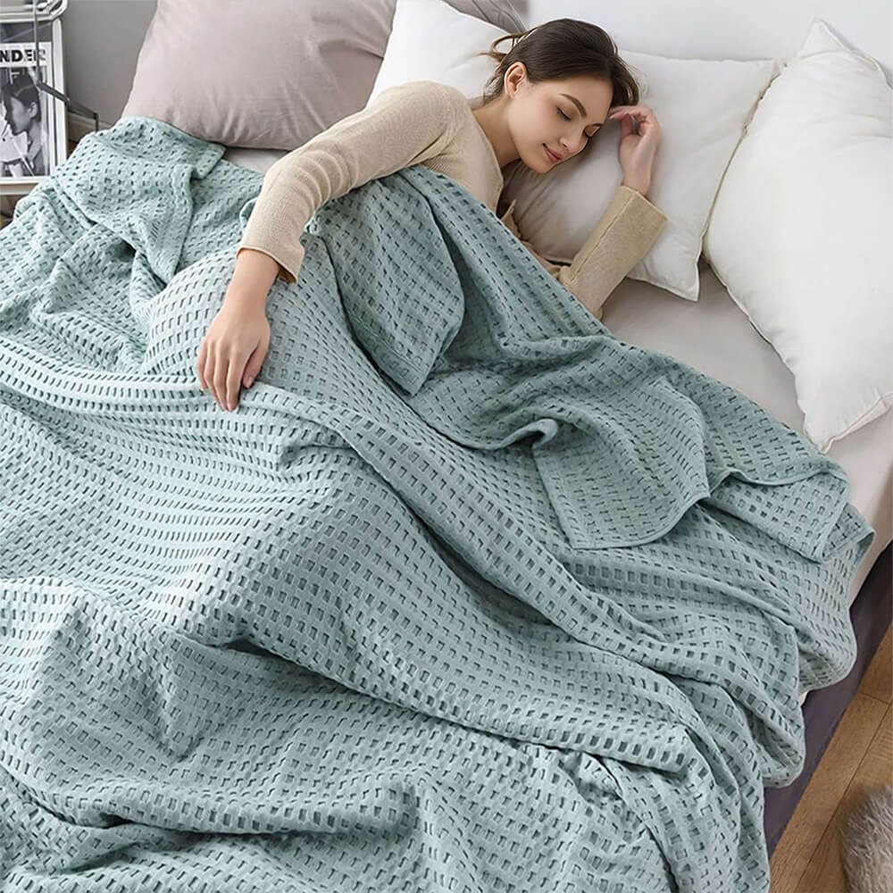All-Season Lightweight Breathable Cotton Waffle Throw Blanket for Pets & People