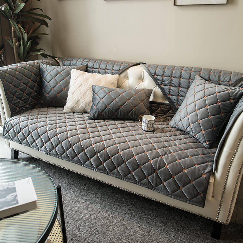 Cubierta de sofá de terciopelo acolchado de lujo