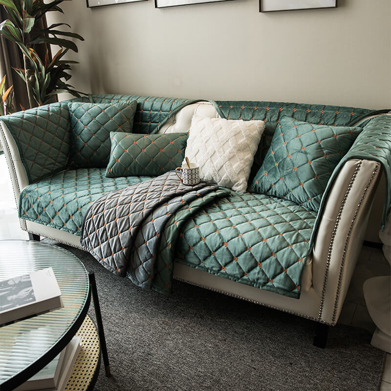 Cubierta de sofá de terciopelo acolchado de lujo