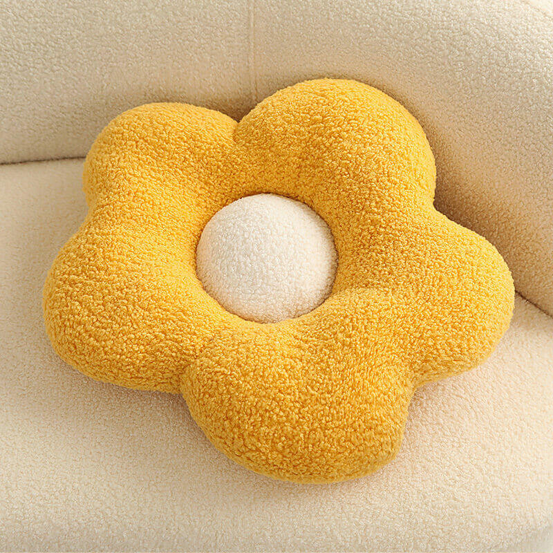 Almohadas de sofá torcidos de lindos de forma geométrica de forma geométrica