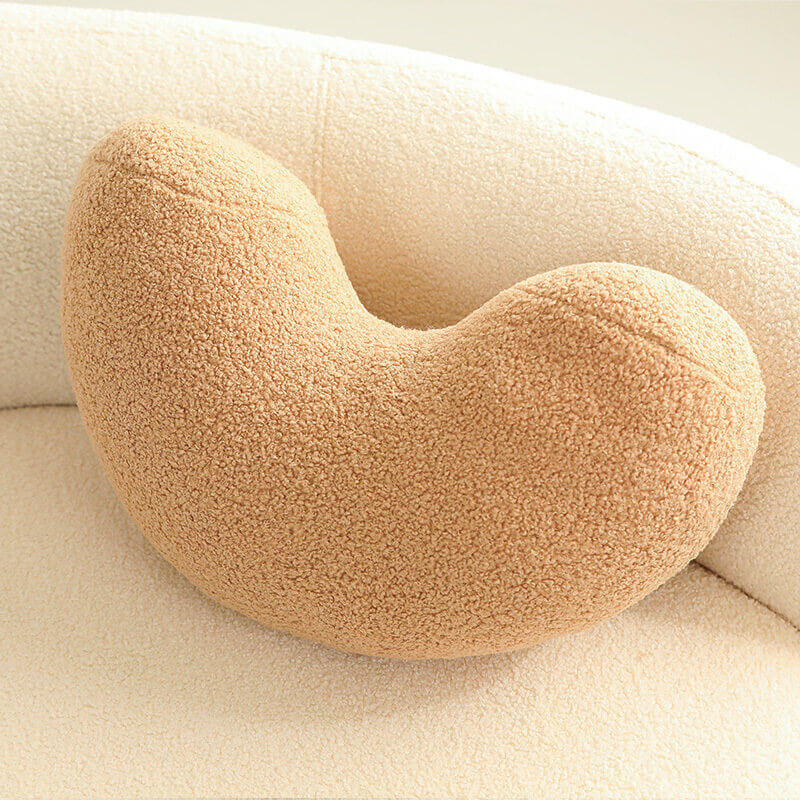 Almohadas de sofá torcidos de lindos de forma geométrica de forma geométrica