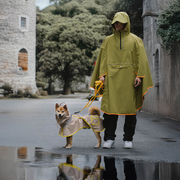 Impermeable reflectante ajustable con perros de bolsillo para perros que coinciden con la estadía del impermeable