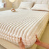 Stripe vertical Faux Faux Rabbit Fur Cattress Protector Inscribido Hoja