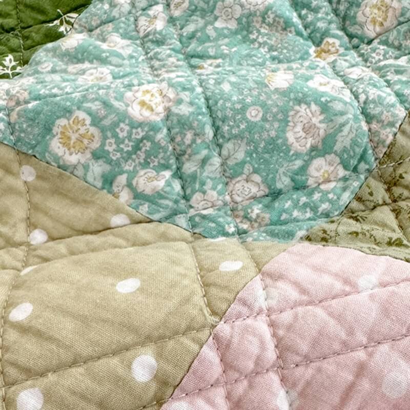 Garden Chic Luxury Reversible 3 Piece Quilt & Shams Set