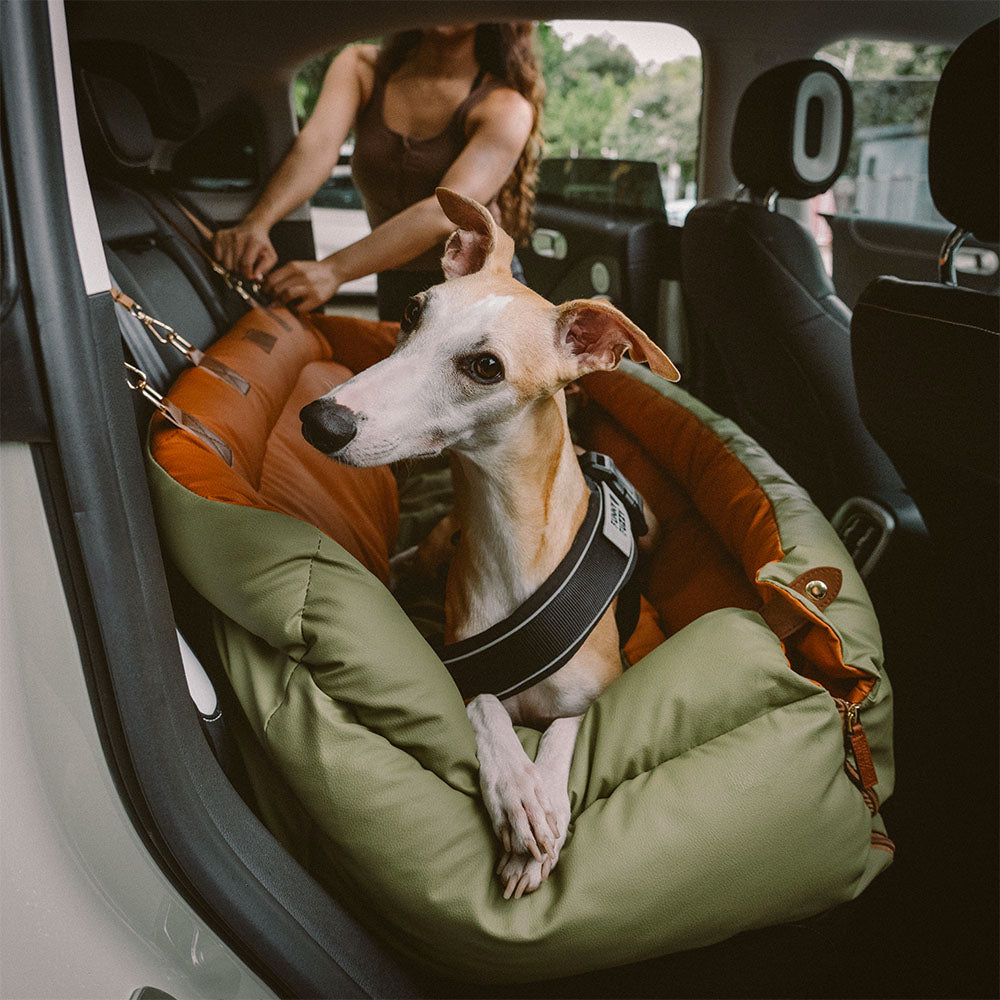 Cama elevadora grande de lujo con asiento de coche para perros de piel sintética - Urban Voyager