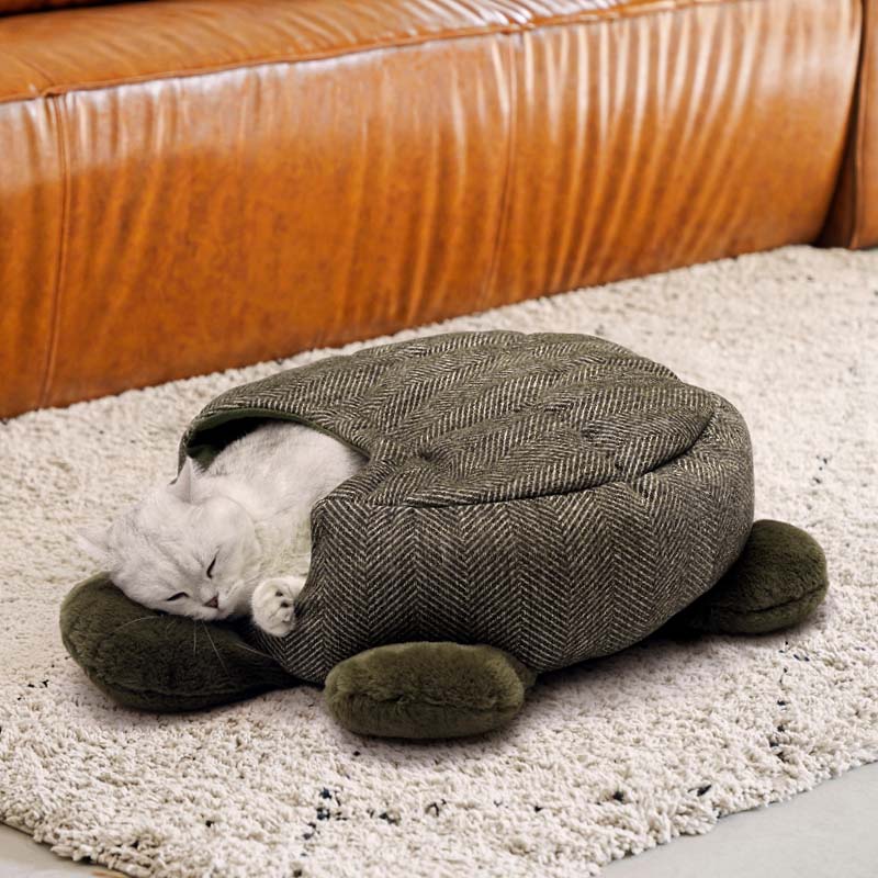 Cama tipo saco de dormir para gatos con forma de tortuga
